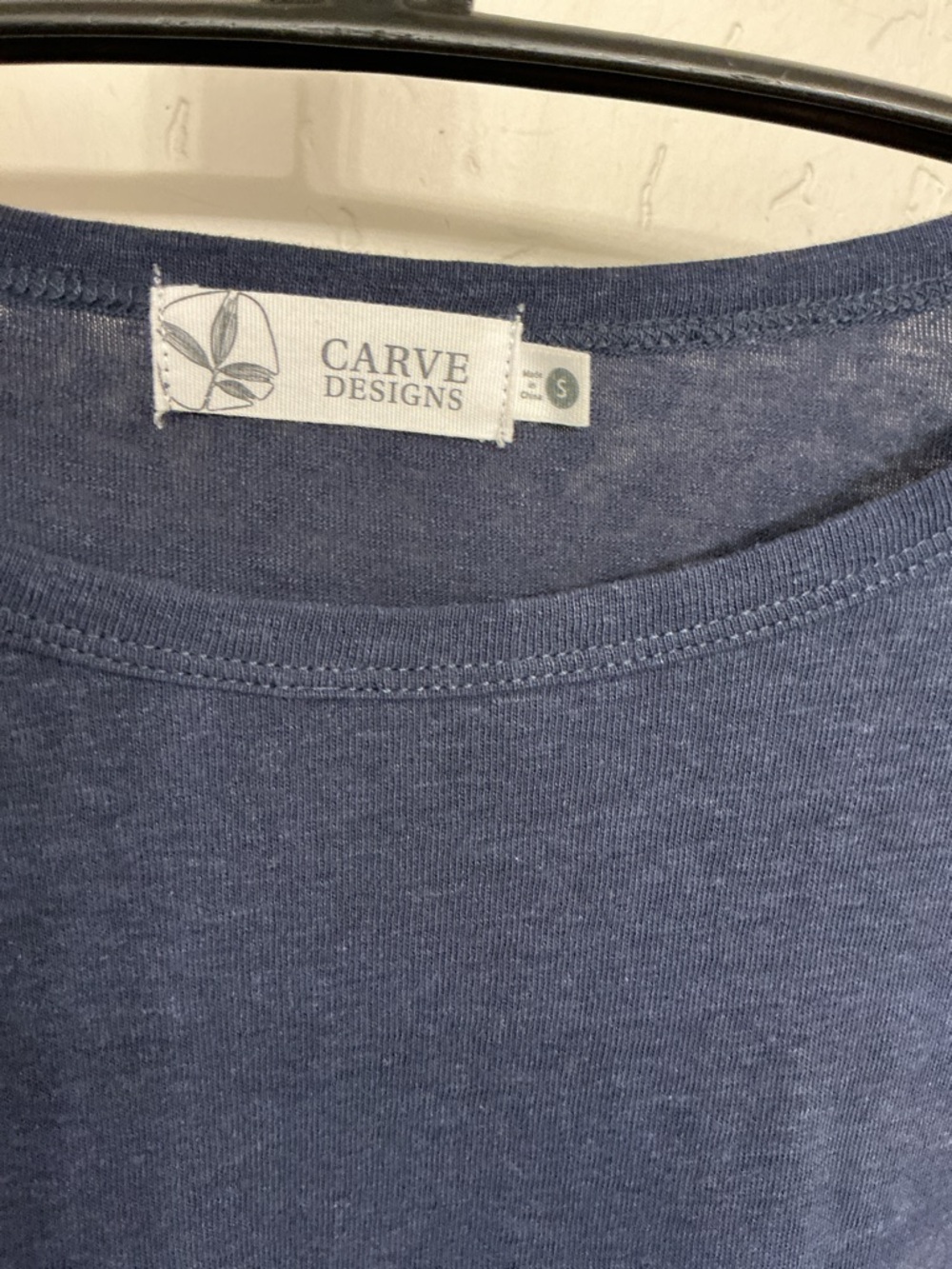 Carve Designs Navy Flutter tee, S - Picture 3 of 9